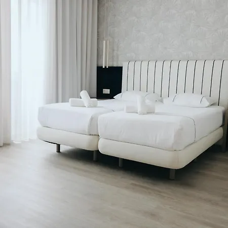 M'ar De Ar Auria Hotel