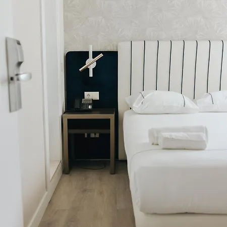 Hotell M'ar De Ar Auria 3*