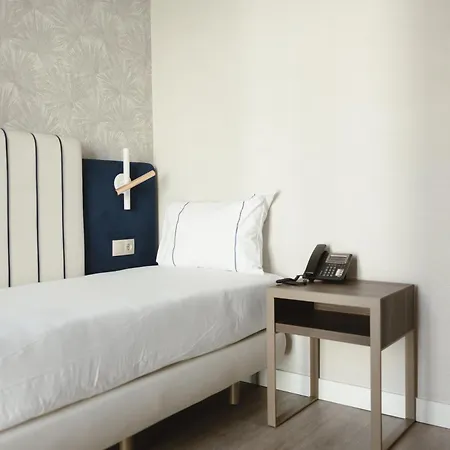 Hotel M'ar De Ar Auria 3*